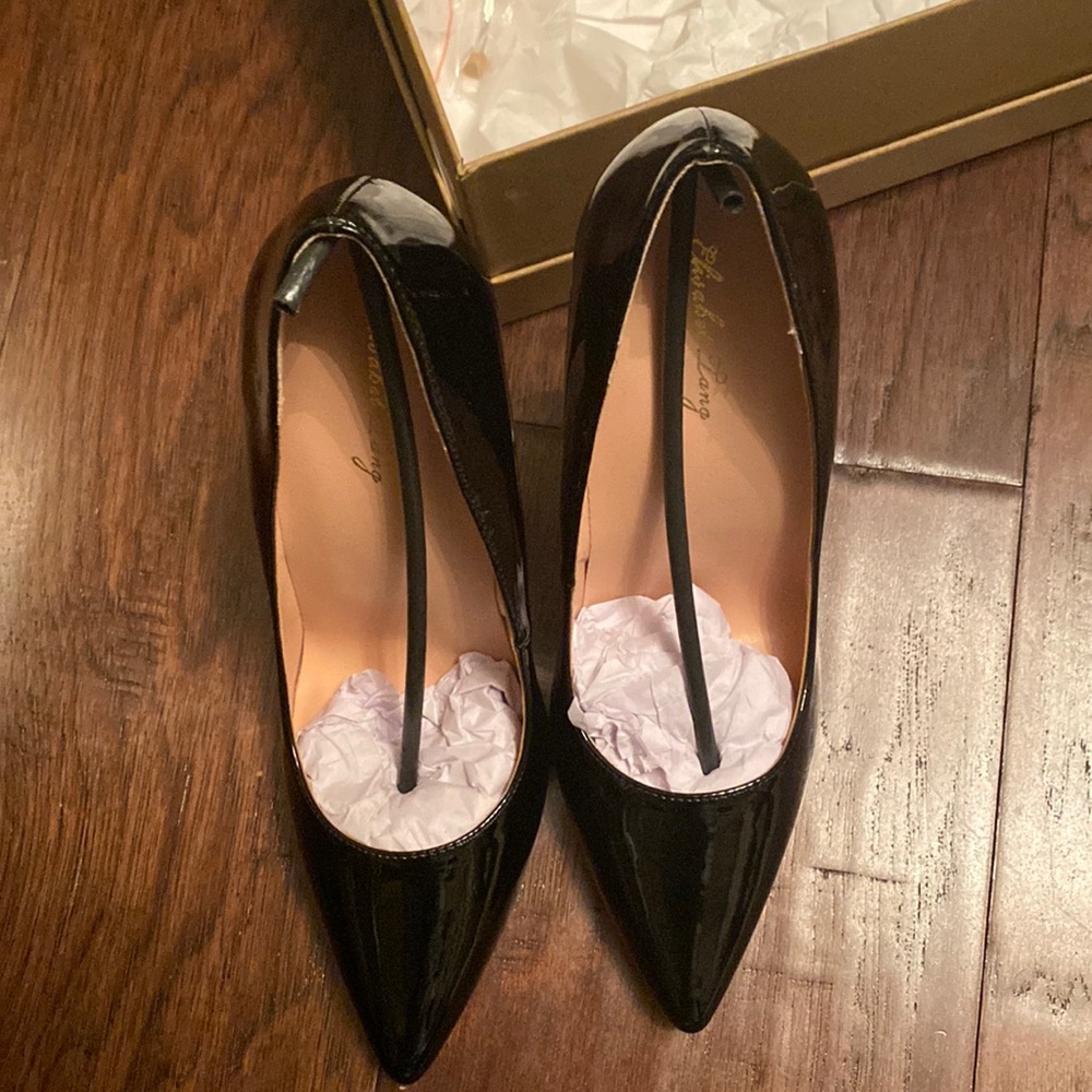 Black size 7 pump